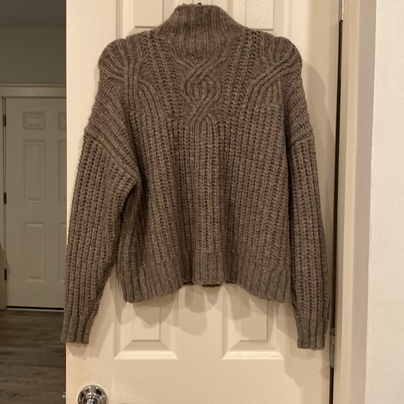 Cozy mock turtleneck sweater by aerie size XS, Soft brown color - Picture 9 of 9